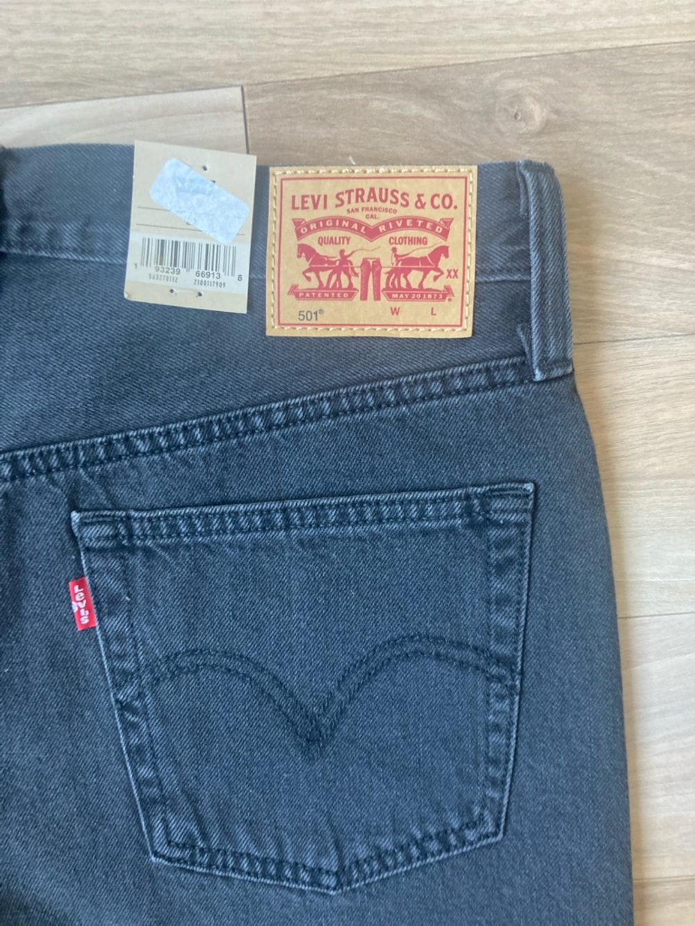 Levi’s 501 high rise jean short distressed raw hem cotton 29 - Picture 10 of 16